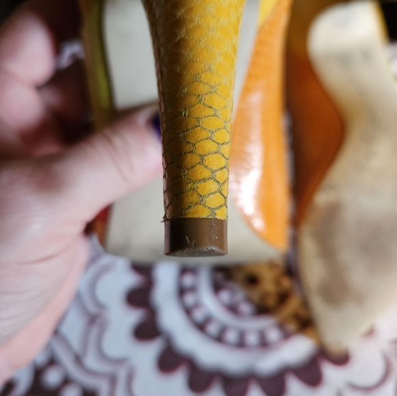 BCBGgirls VINTAGE 2003 size 5.5 heels - Picture 10 of 10